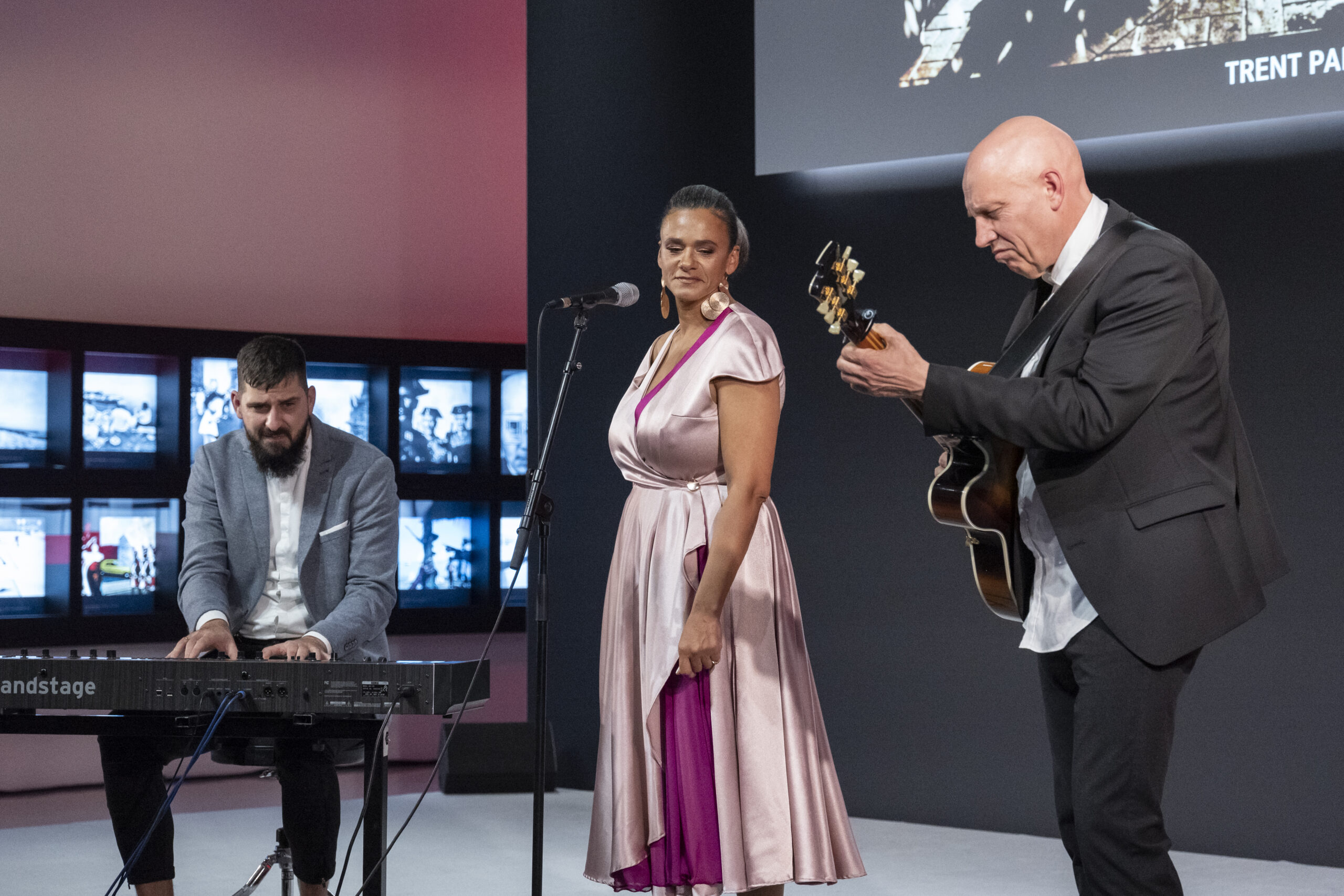 Aayana Batô Soulsängerin, Firmenfest
