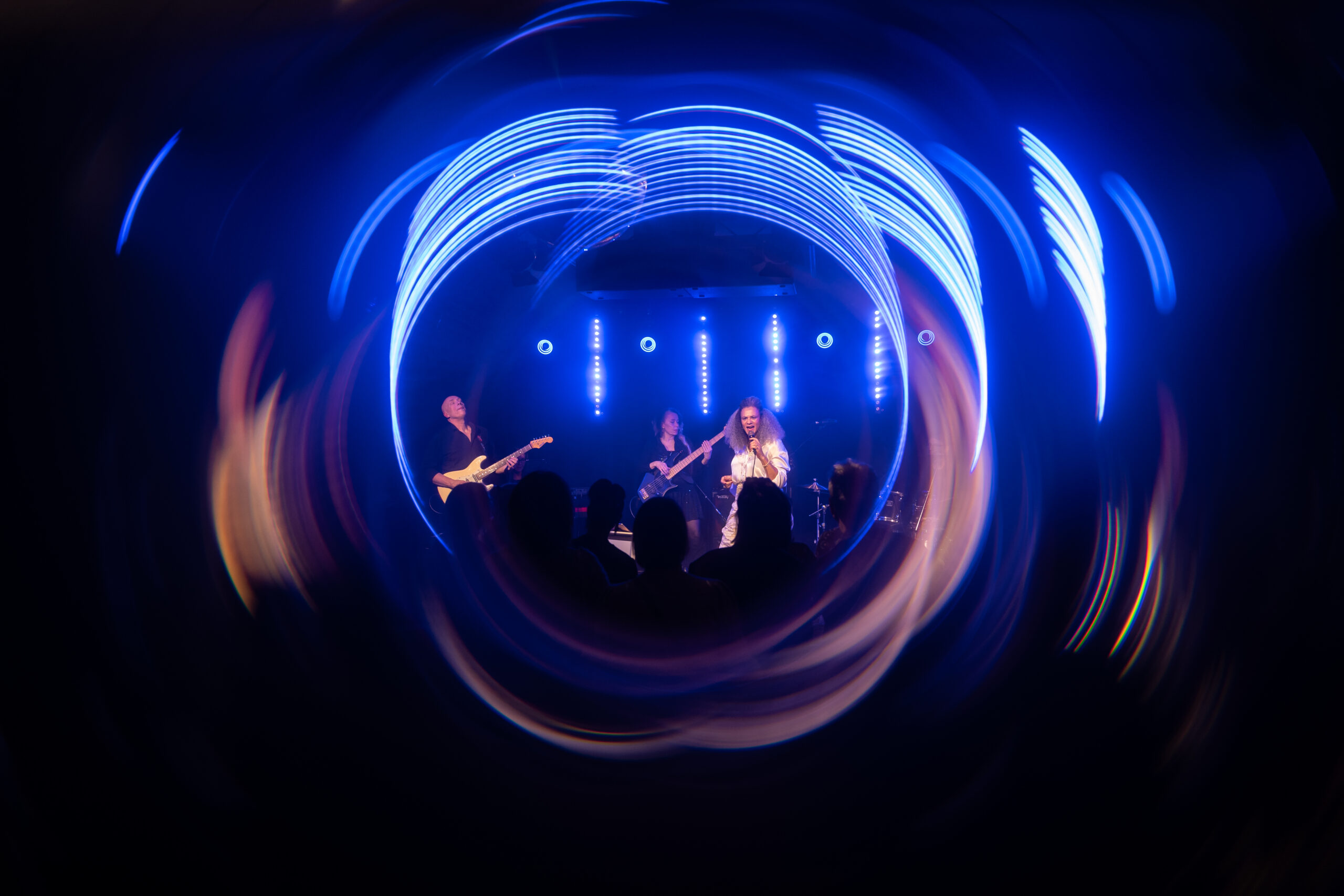 Live-Band von Aayana Batô bei einer Firmenfeier